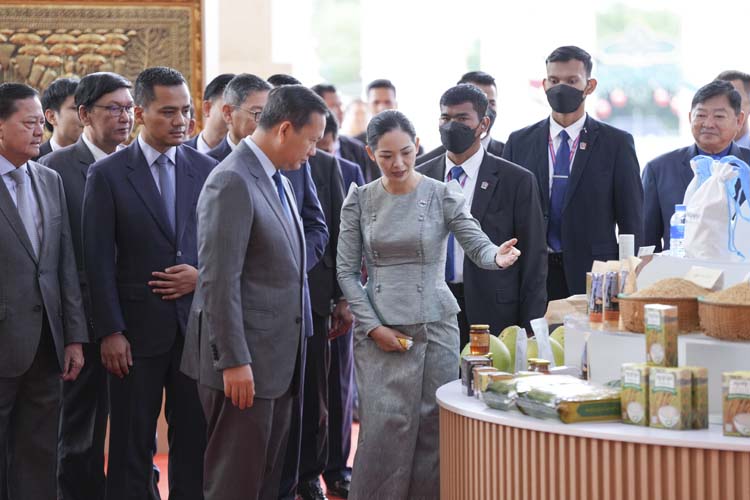 កម្មវិធីបើកសម្ពោធ «ពិព័រណ៍ពាណិជ្ជកម្មកម្ពុជា» លើកទី១៧